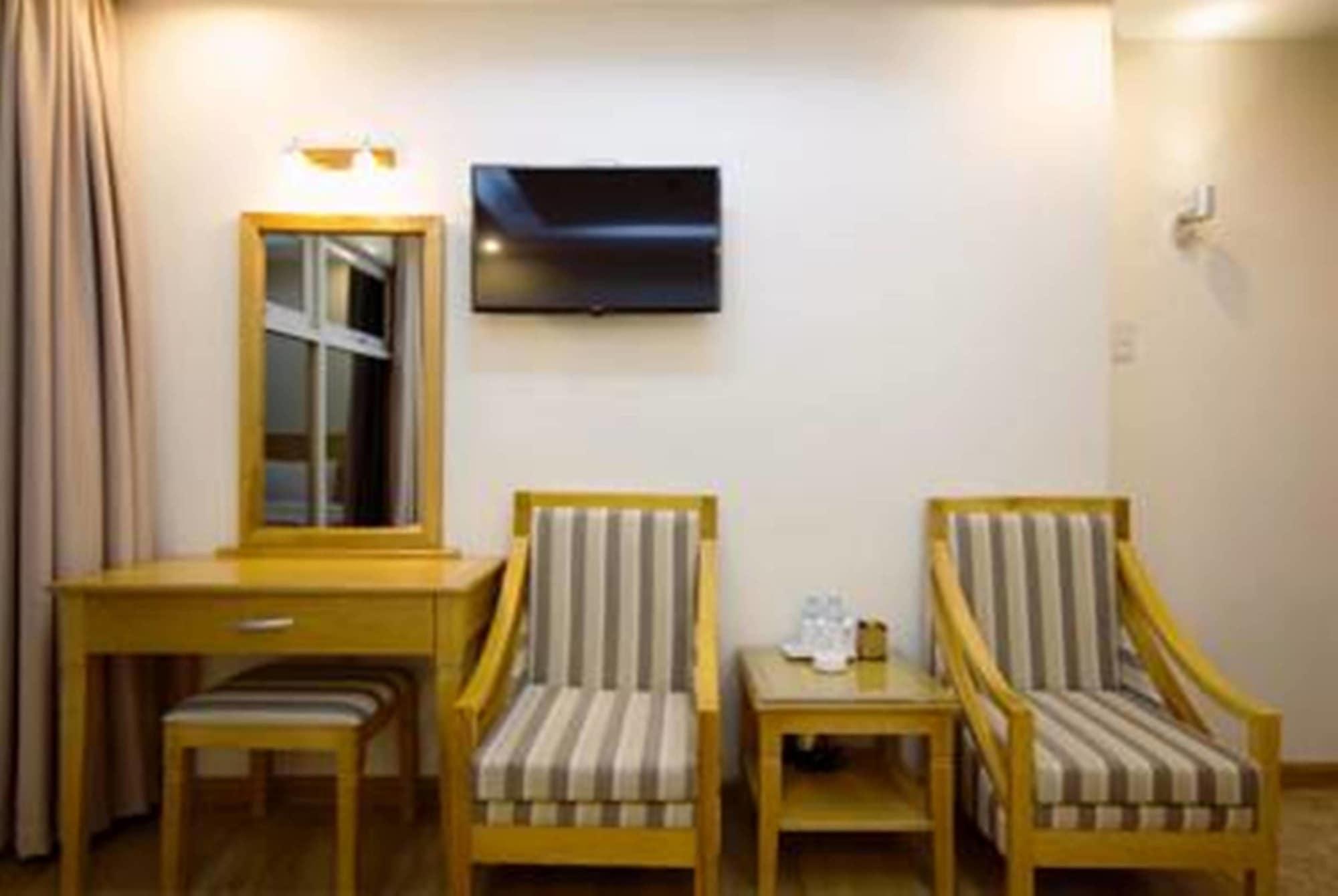 Nhat Linh & Hotel