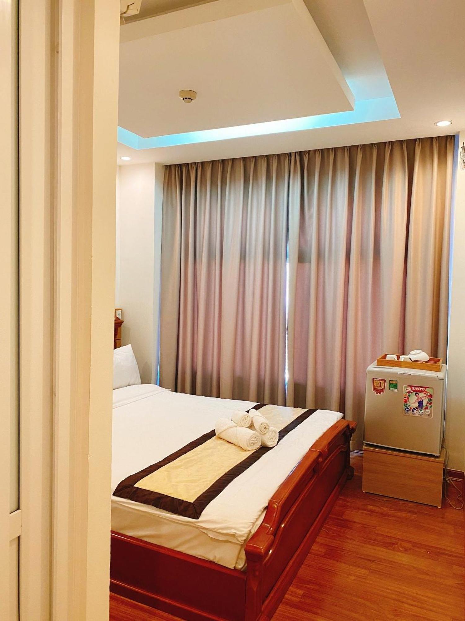 Nhat Linh & Hotel Da Nang