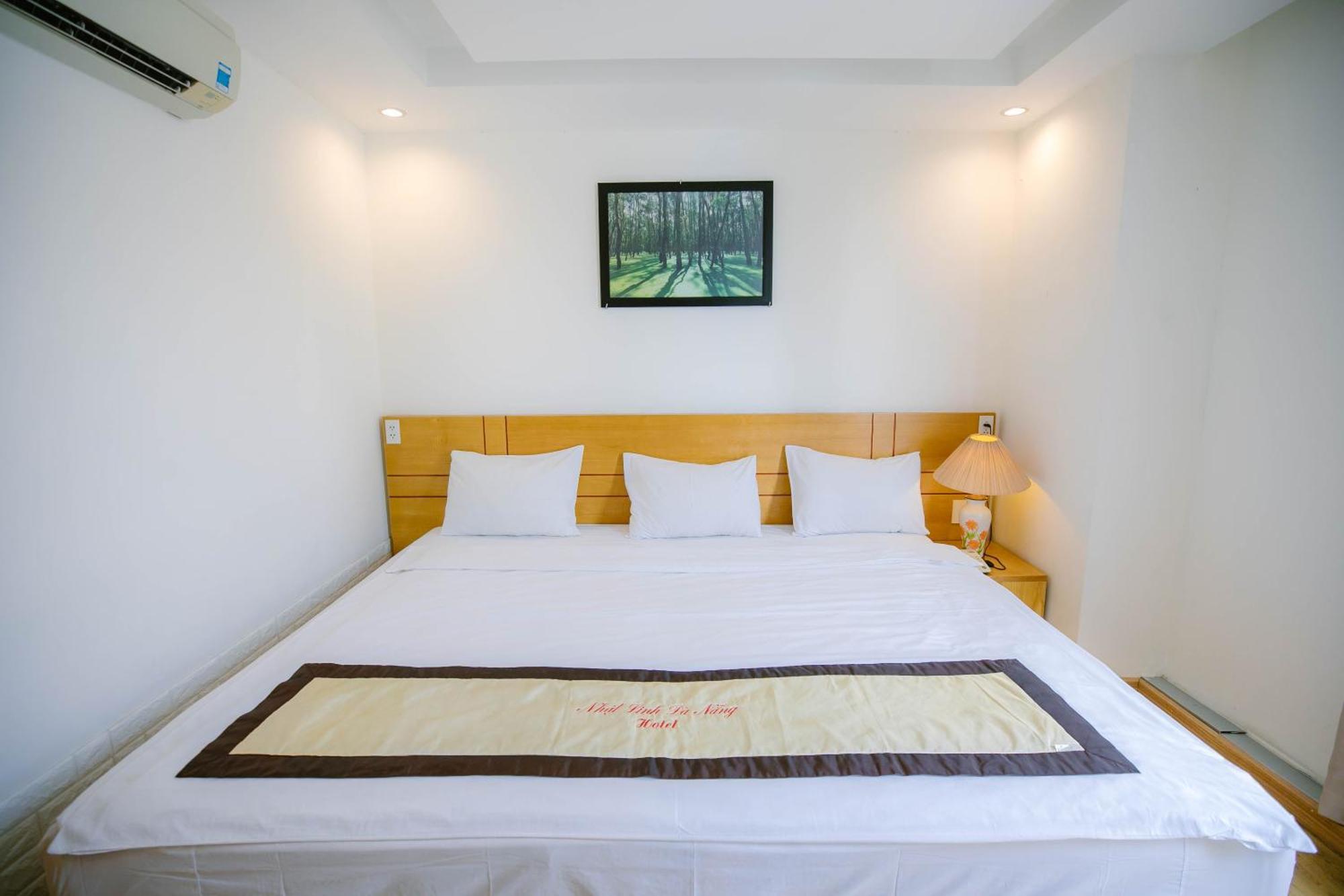 Nhat Linh & Hotel 3*