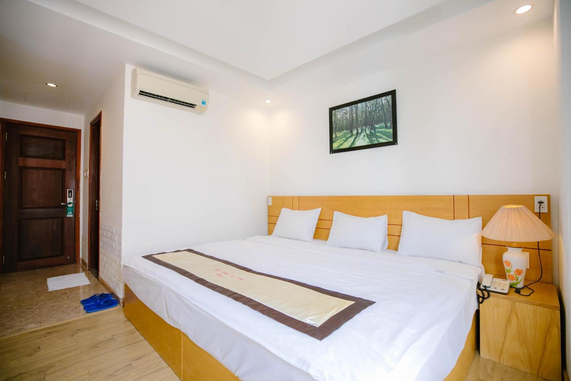 Hotel Nhat Linh & 3*